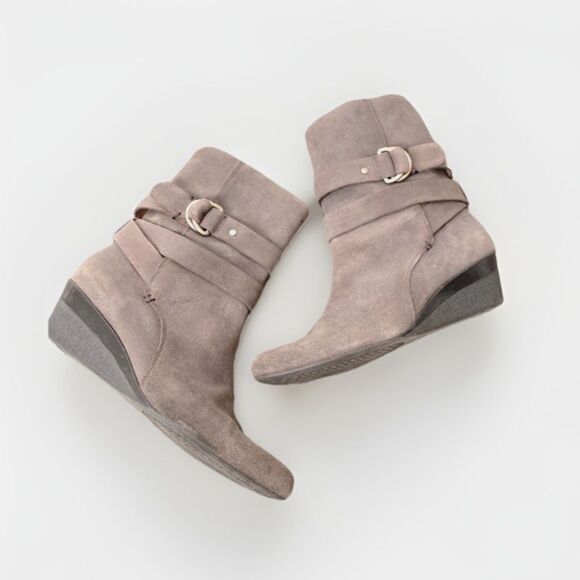 Y2K VTG Circa JOAN & DAVID Suede Wedge Boots Ankle Booties Womens 8 Buckle Strap - Picture 1 of 12